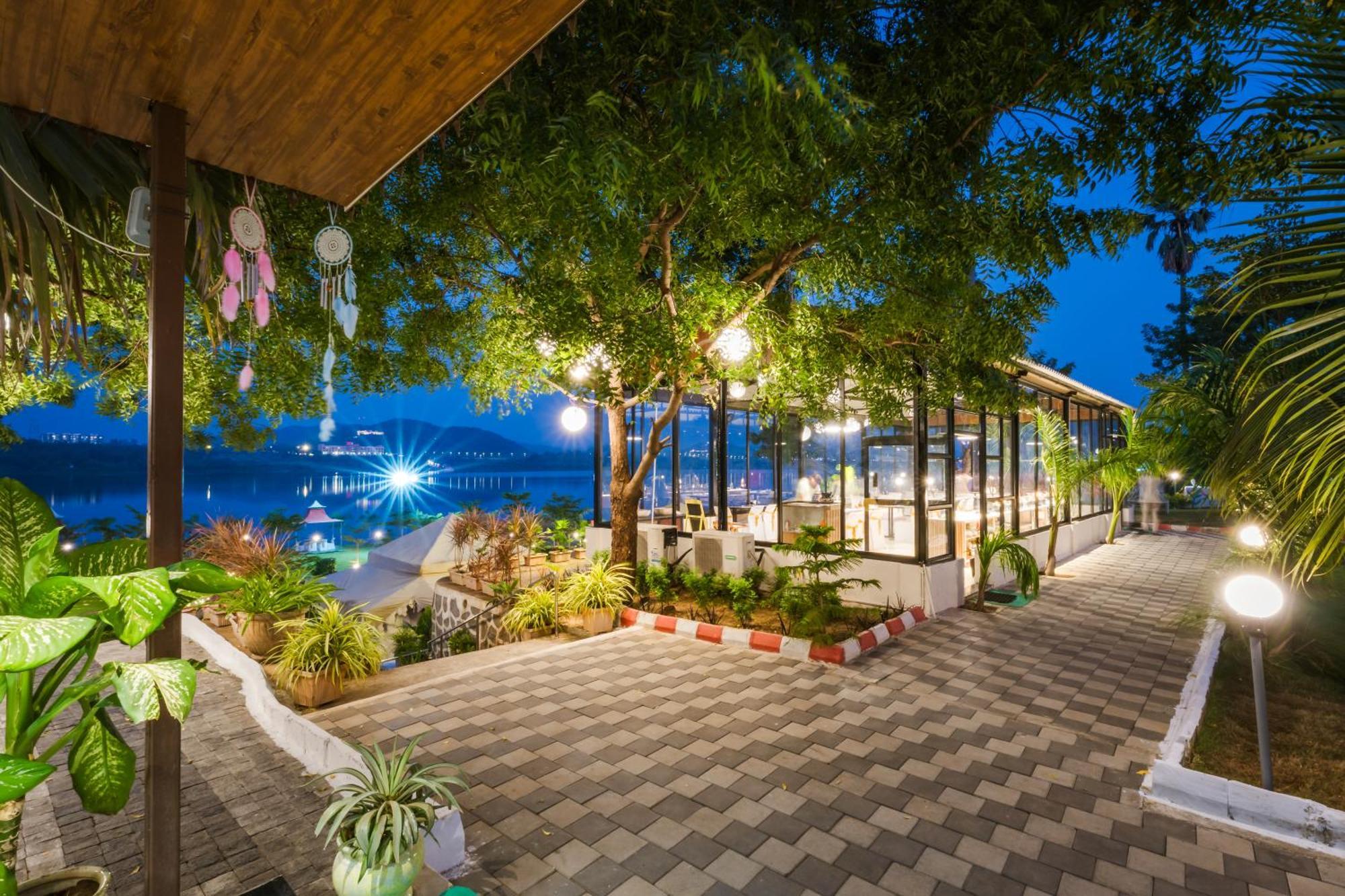 Riverview Tent Resort Kevadia Exterior photo