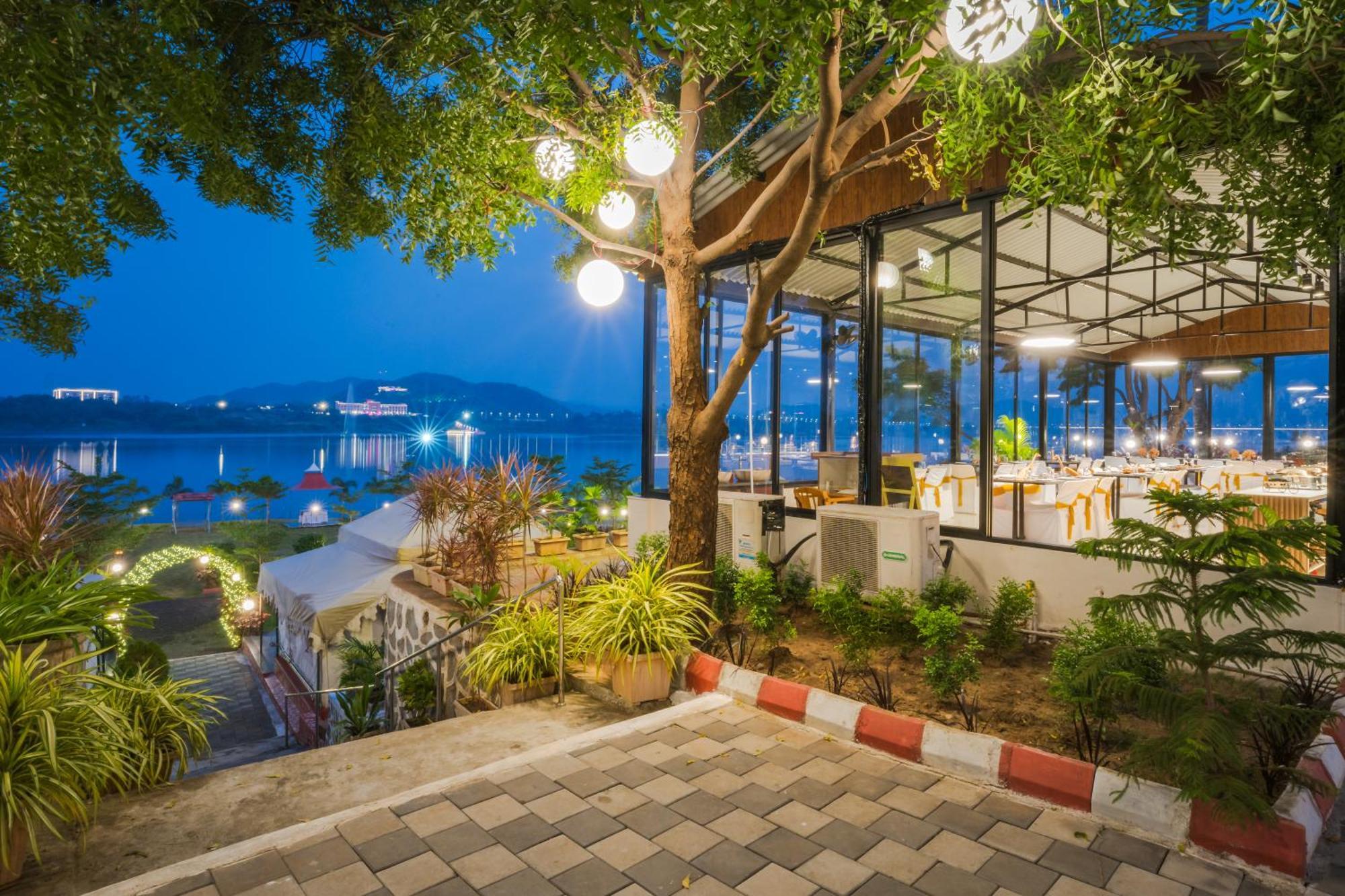 Riverview Tent Resort Kevadia Exterior photo