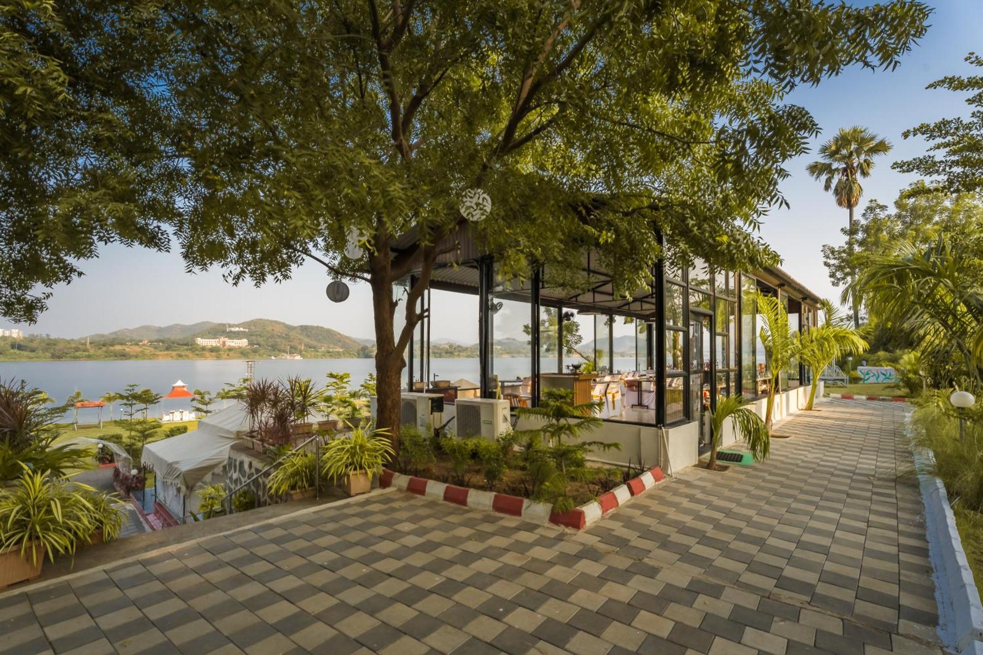Riverview Tent Resort Kevadia Exterior photo