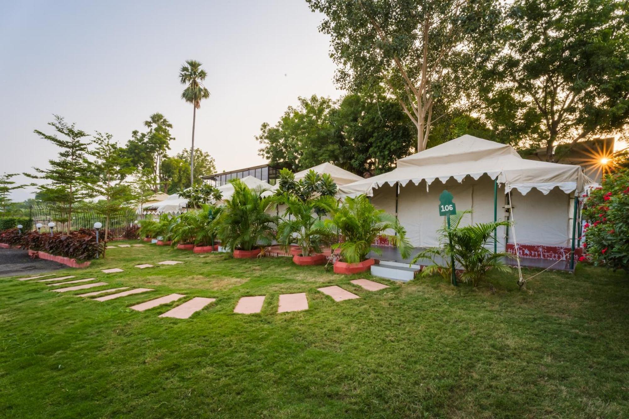 Riverview Tent Resort Kevadia Exterior photo